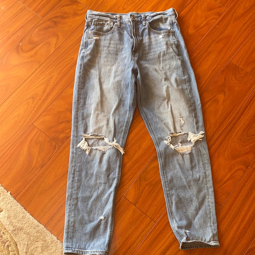 American Eagle mom jeans !